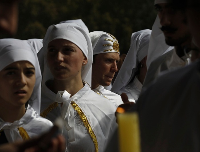 La fiesta de Cuasimodo llevó a Jesús a los hogares de los más ...
